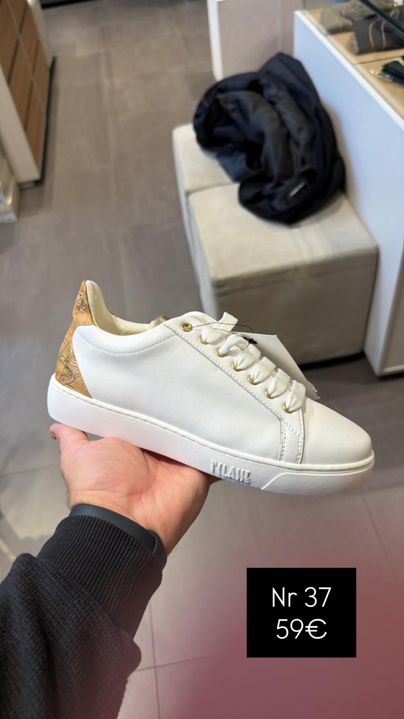 Atlete Alviero (FEMRA)(STOCK)