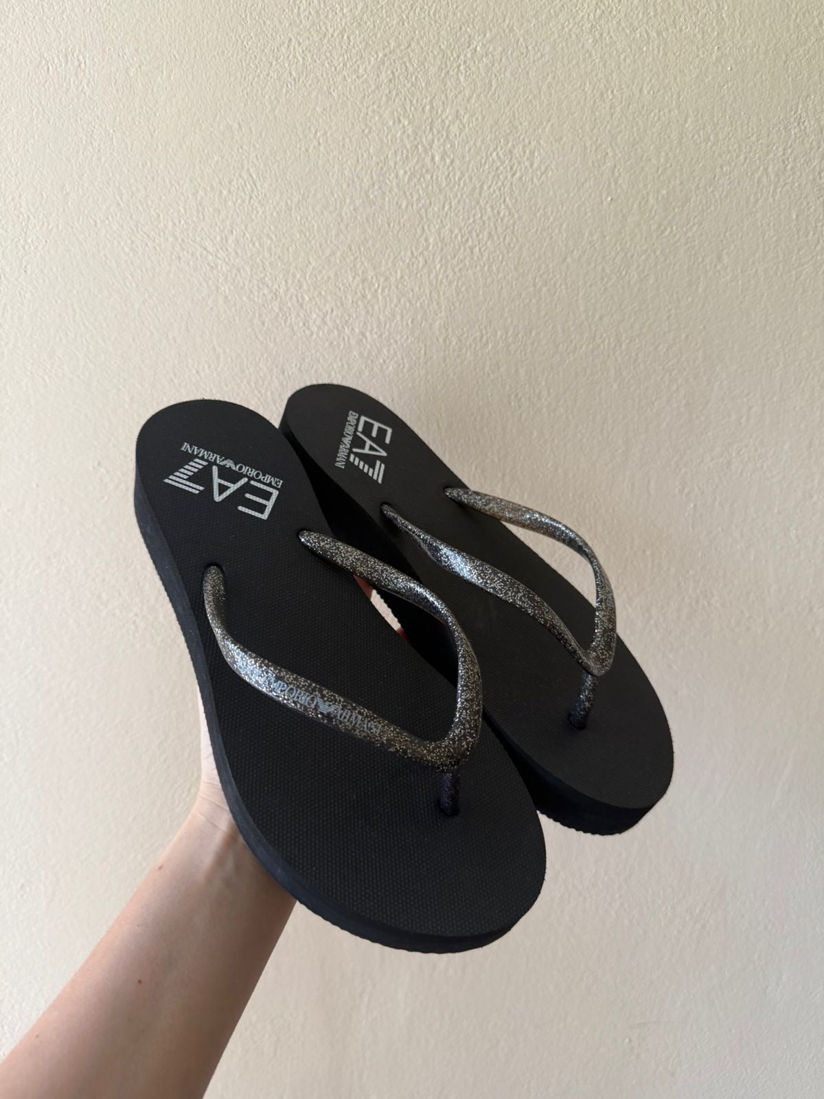 Shapka Emporio Armani (FEMRA)(STOCK)