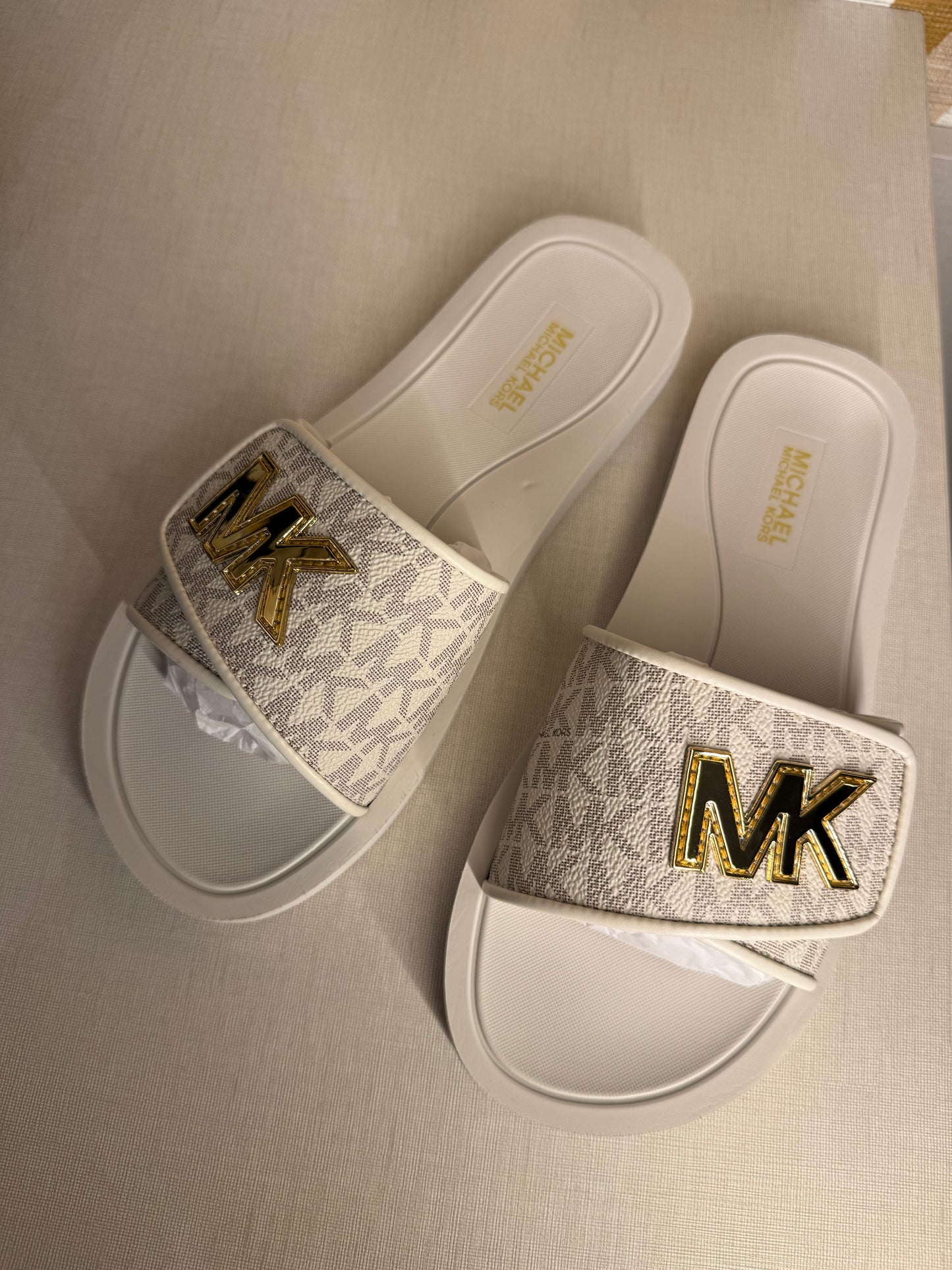Shapka Michael Kors (FEMRA)(Pre-Order)