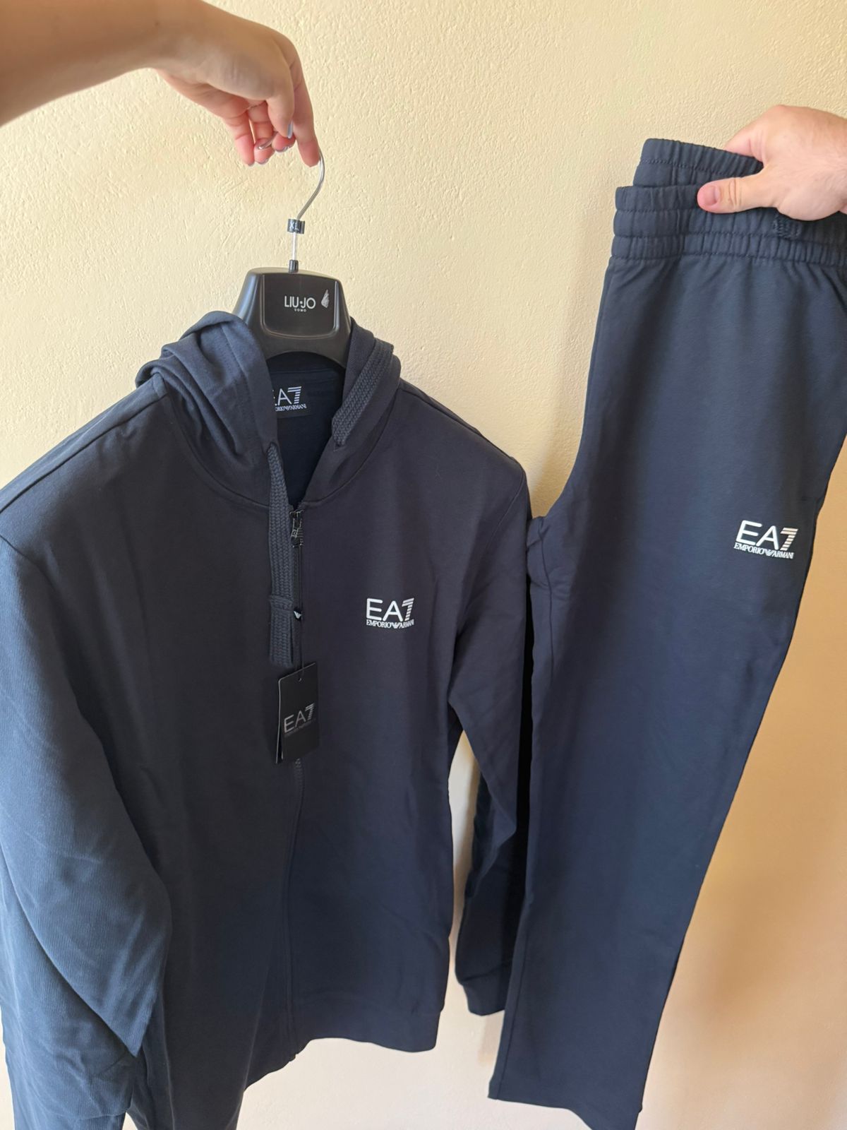 Kostum Emporio Armani (MESHKUJ)(STOCK)