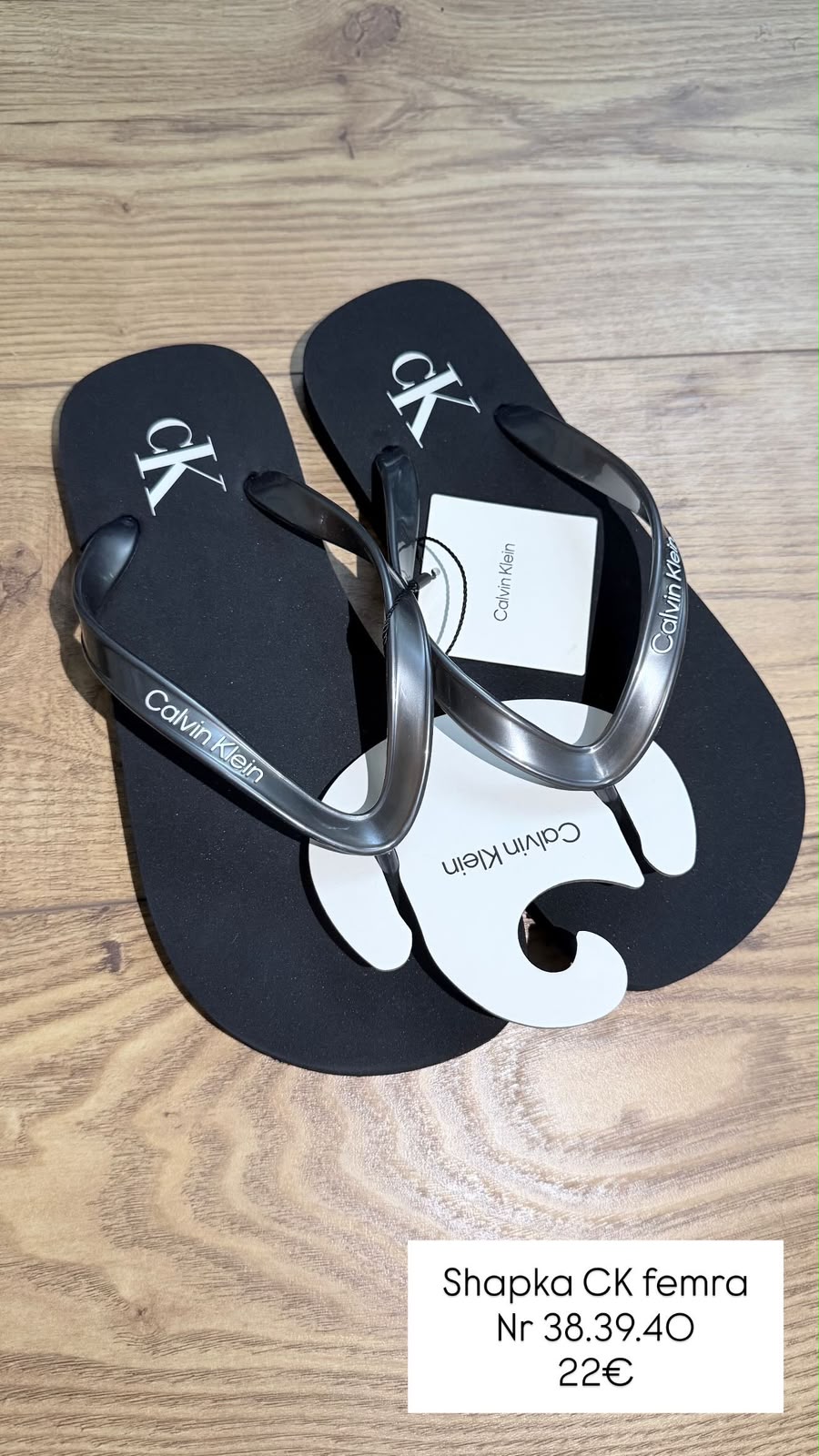 Shapka Calvin Klein (FEMRA)(STOCK)