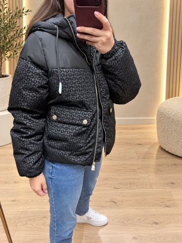 Xhup Guess (FEMRA)(STOCK)