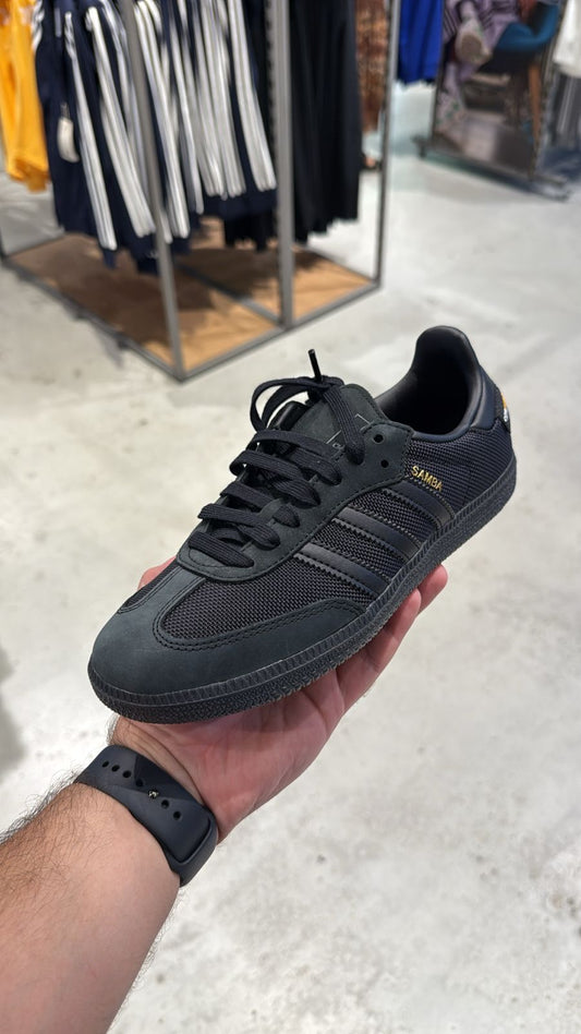 Atlete Adidas (FEMRA)(STOCK)