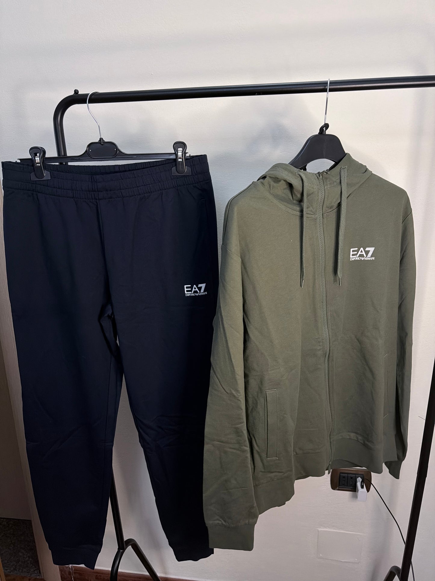 Kostum Armani Meshkuj(STOCK)