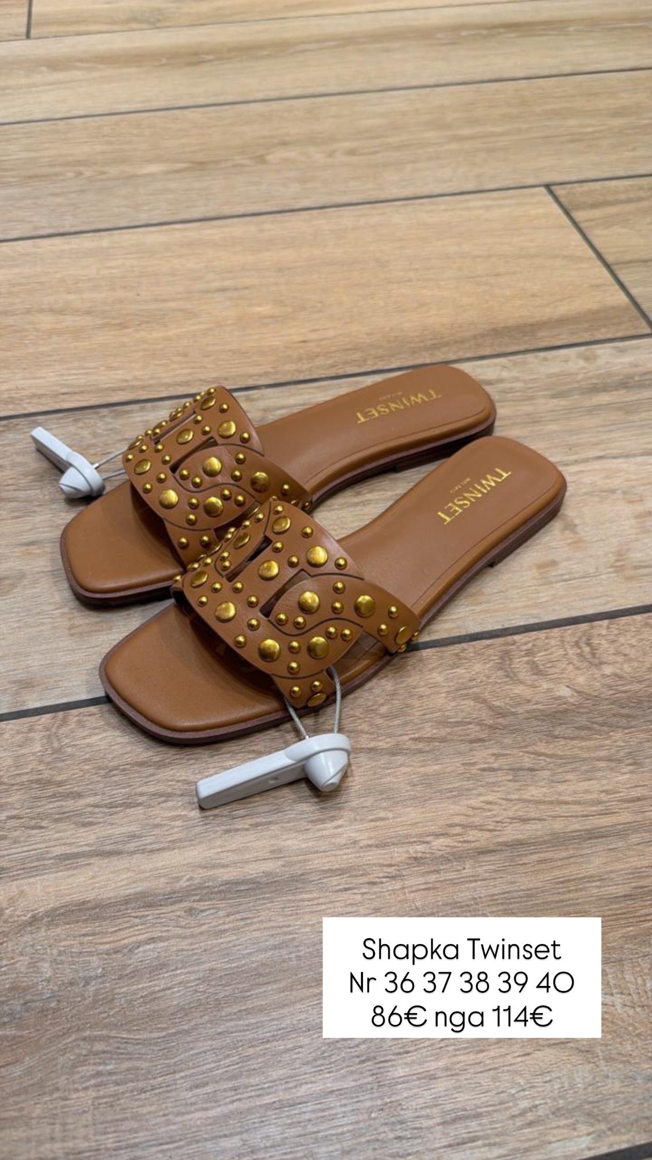 Shapka Twinset (FEMRA)(STOCK)
