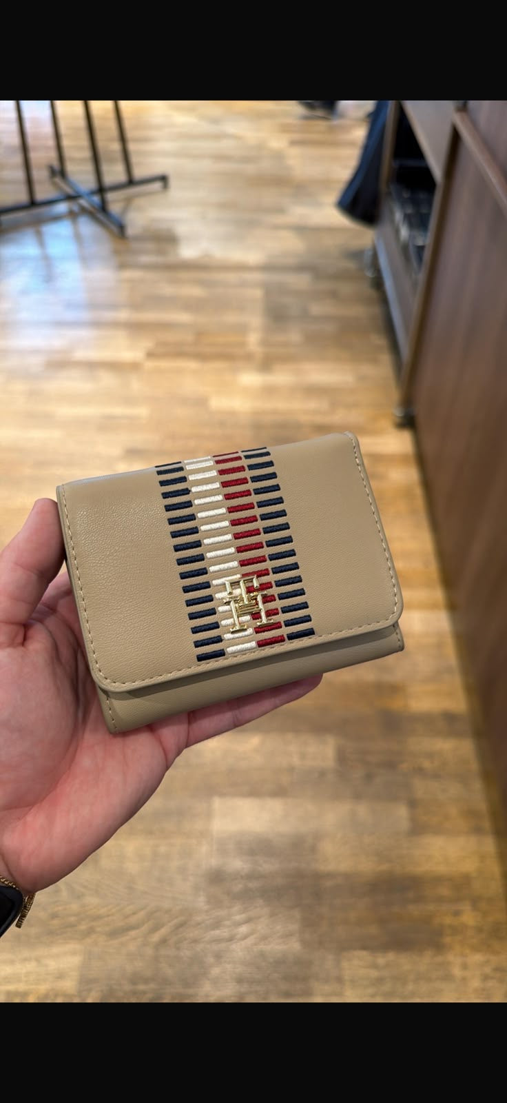 Portofol Tommy Hilfiger (FEMRA)(STOCK)SS