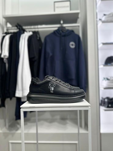 Atlete Karl Lagerfeld (MESHKUJ)