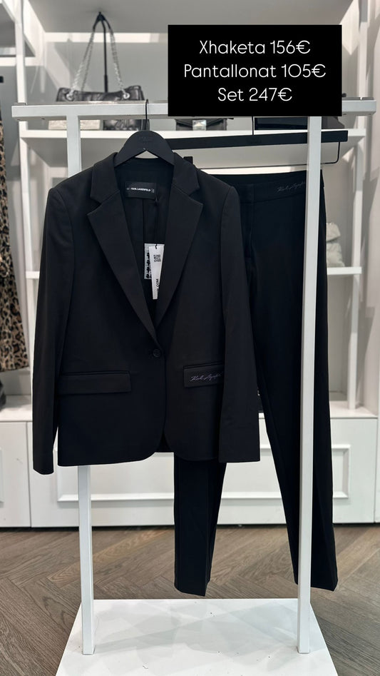 Kostum Karl Lagerfeld (FEMRA)