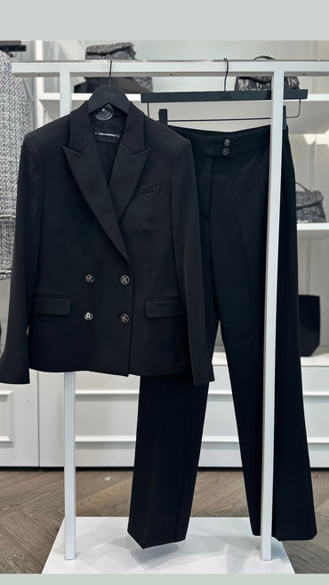 Kostum Karl Lagerfeld (FEMRA)