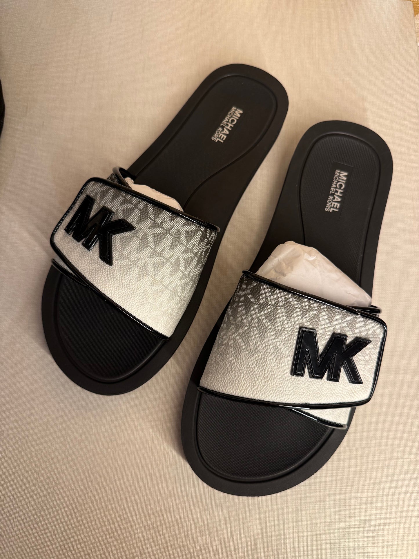 Shapka Michael Kors (FEMRA)(Pre-Order)