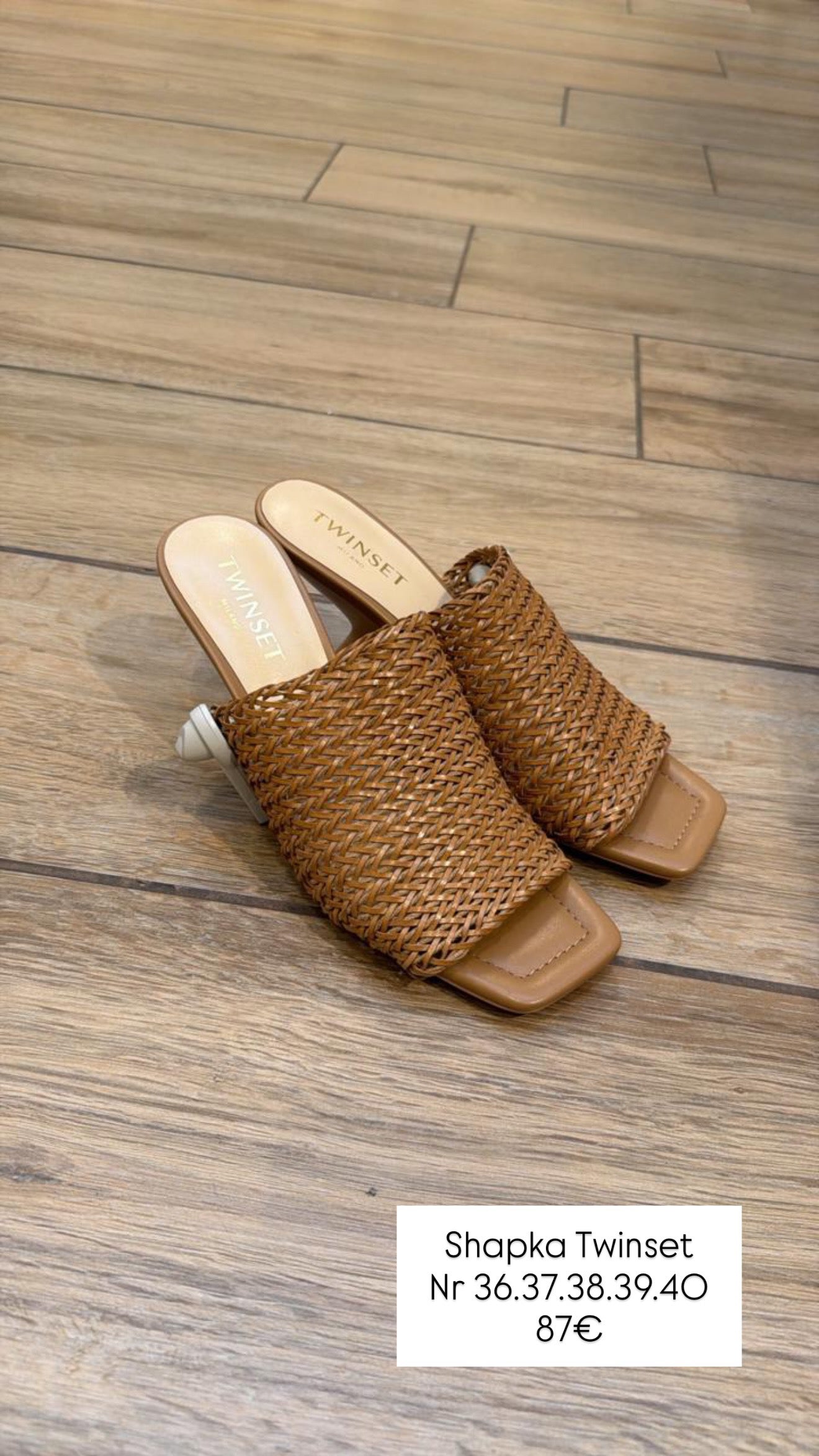 Shapka Twinset (FEMRA)(STOCK)