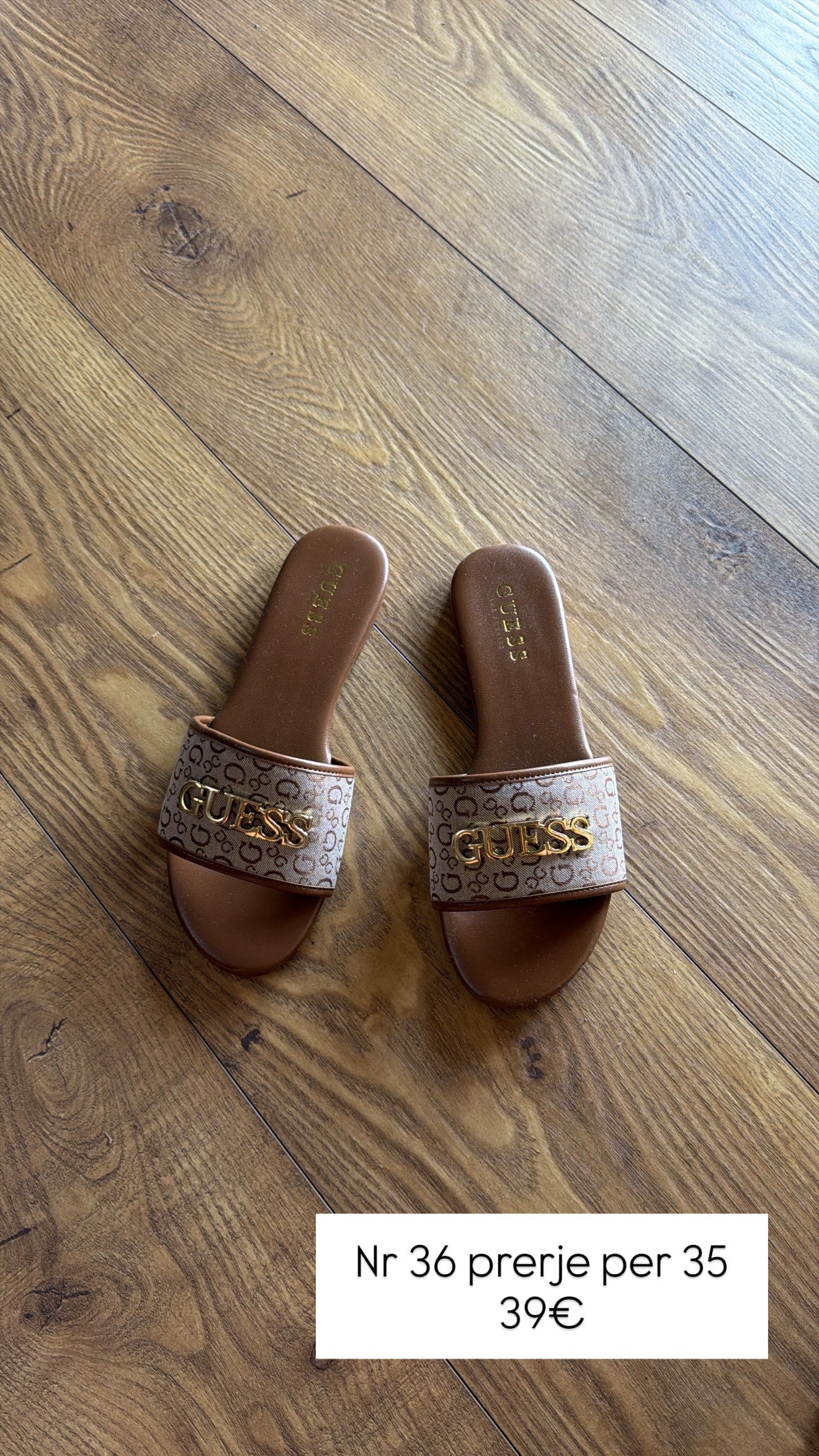 Shapka GUESS (FEMRA)(STOCK)