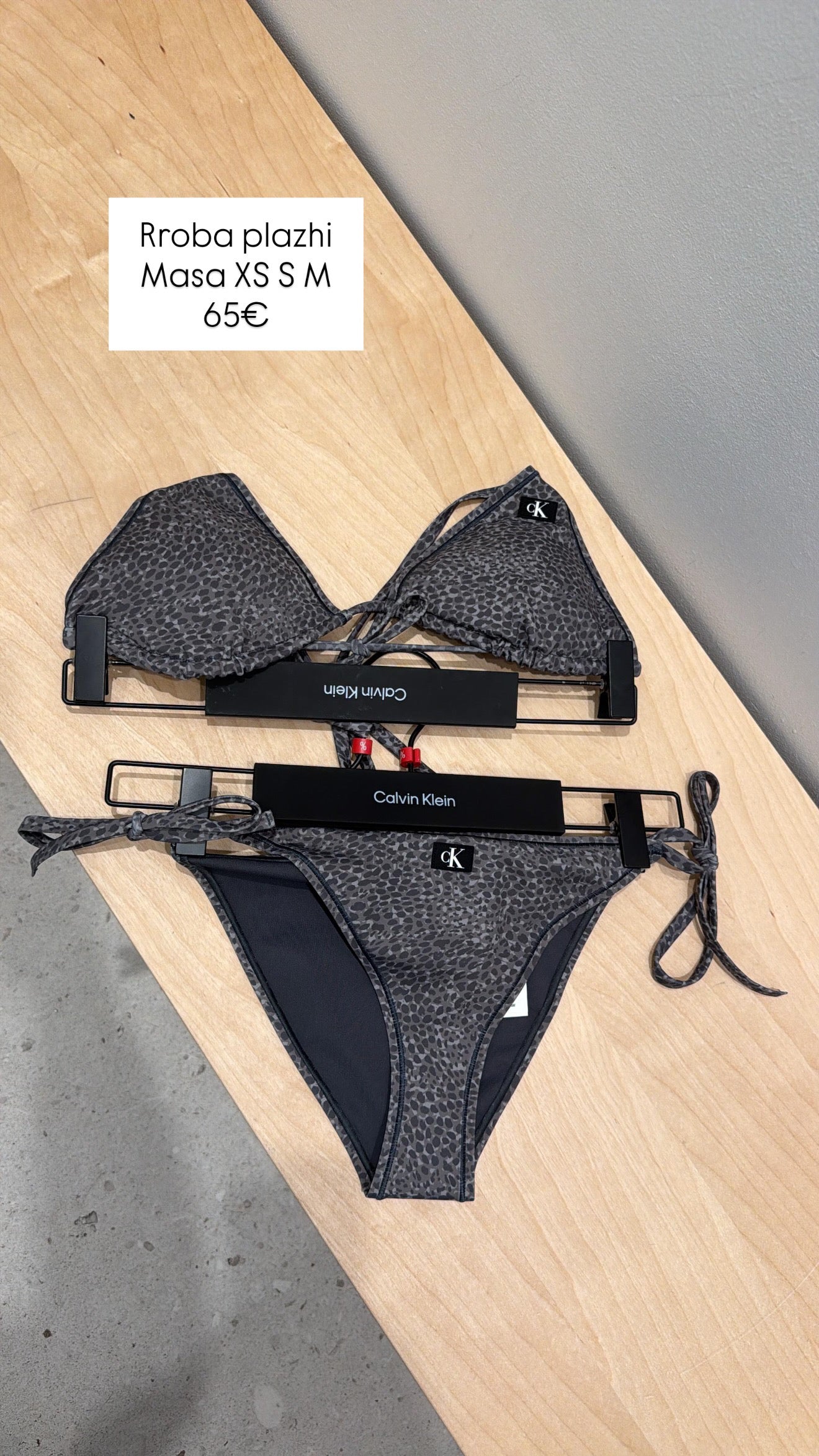 Rroba plazhi Calvin Klein (FEMRA)(STOCK)