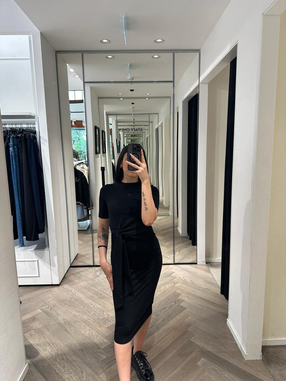 Fustan Karl Lagerfeld (STOCK)