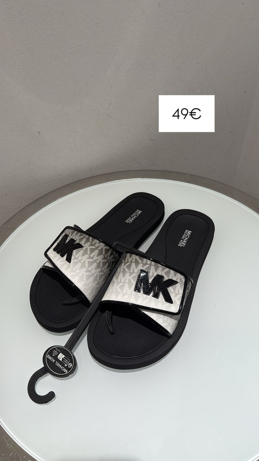 Shapka Michael Kors (FEMRA)(STOCK)