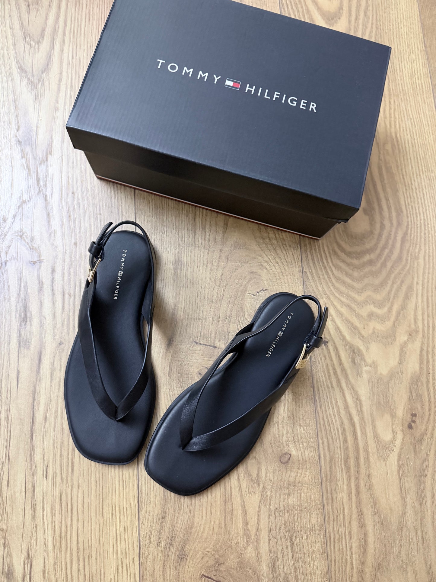Sandale Tommy Hilfiger(FEMRA)(STOCK)