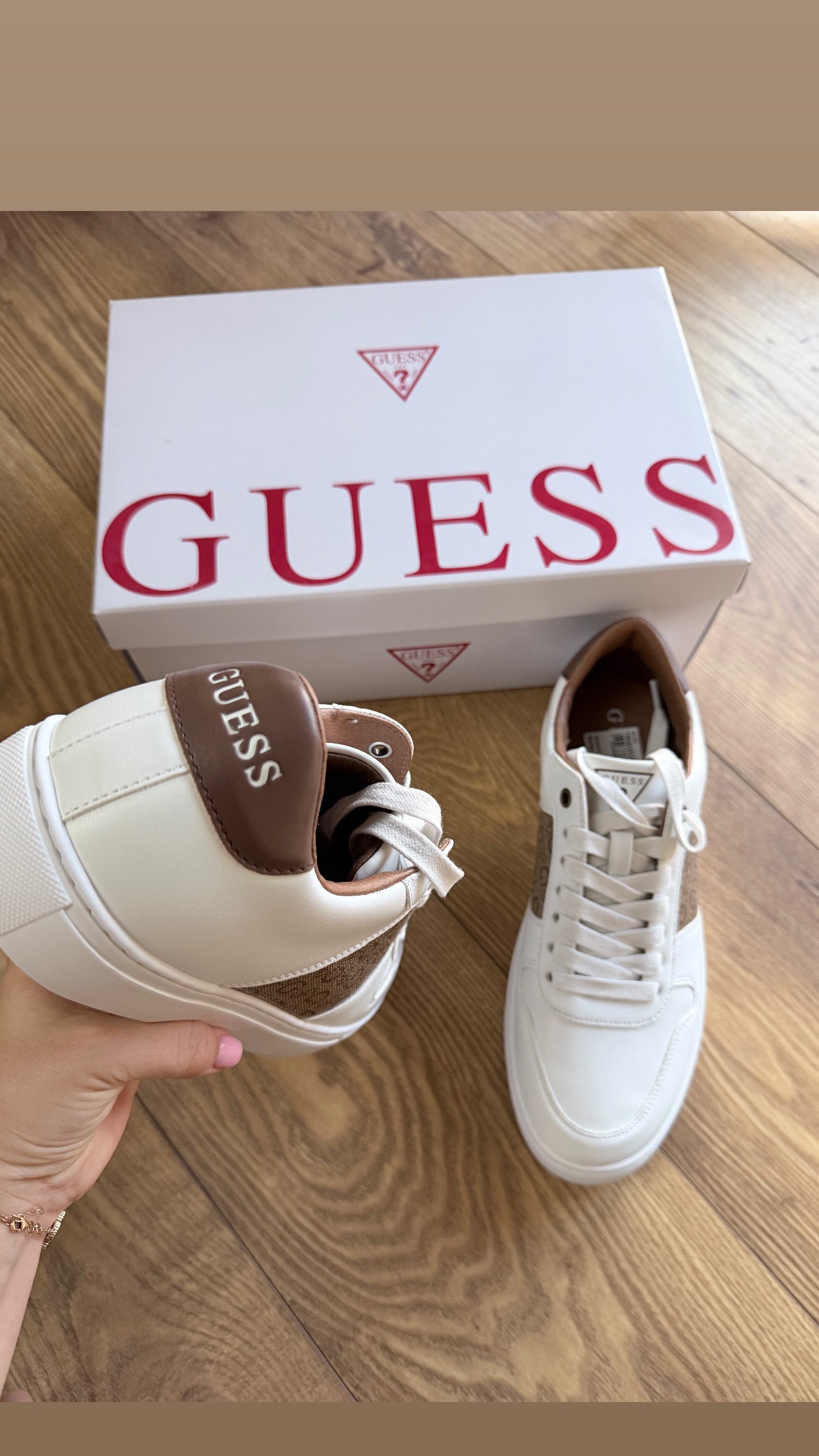 Atlete Guess (MESHKUJ)(STOCK)