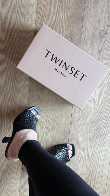 Shapka Twinset (FEMRA)(STOCK)