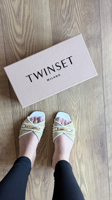 Shapka Twinset (FEMRA)(STOCK)