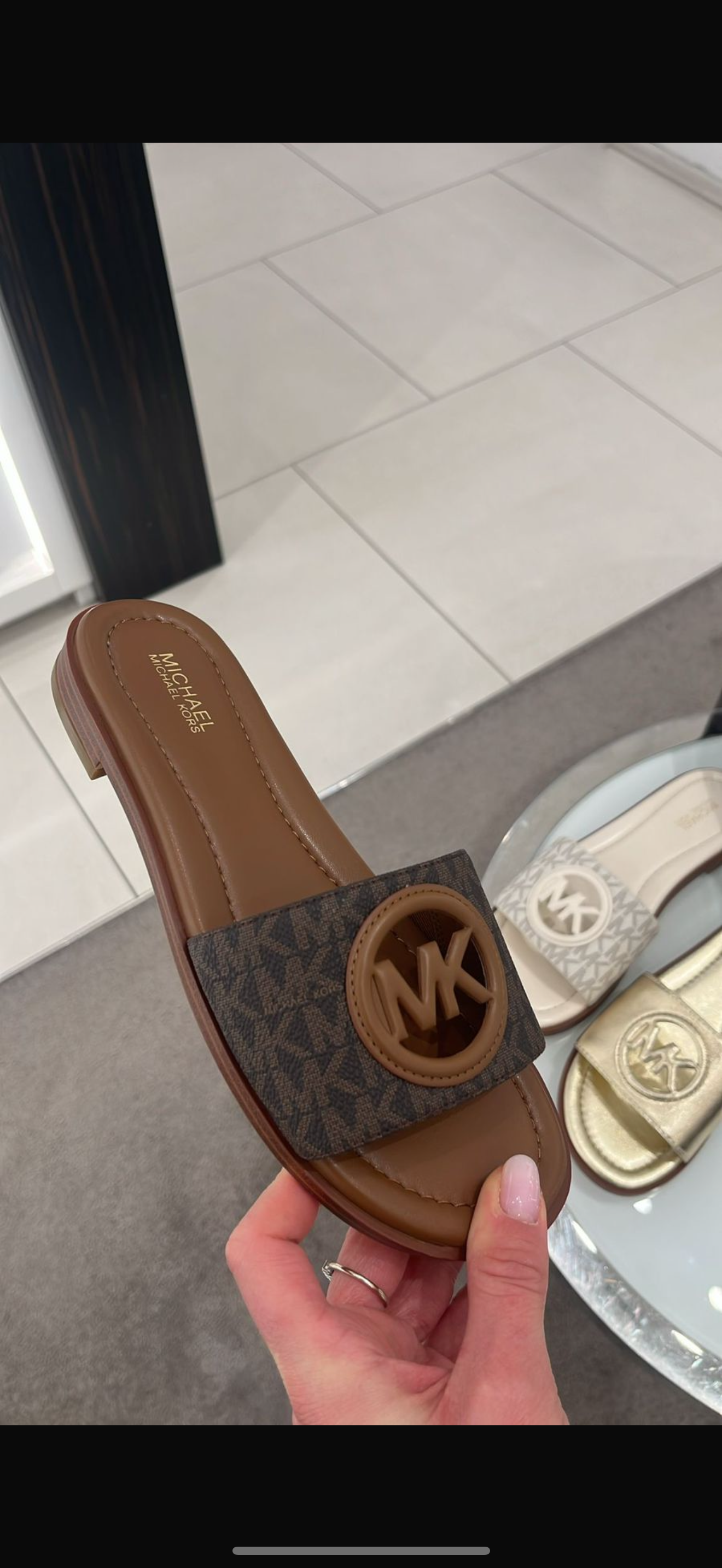 Shapka Michael Kors(FEMRA)(STOCK)