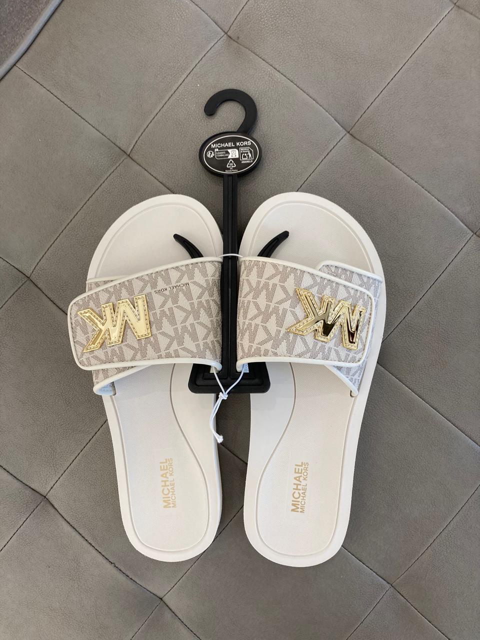 Shapka Michael Kors (FEMRA)(STOCK)