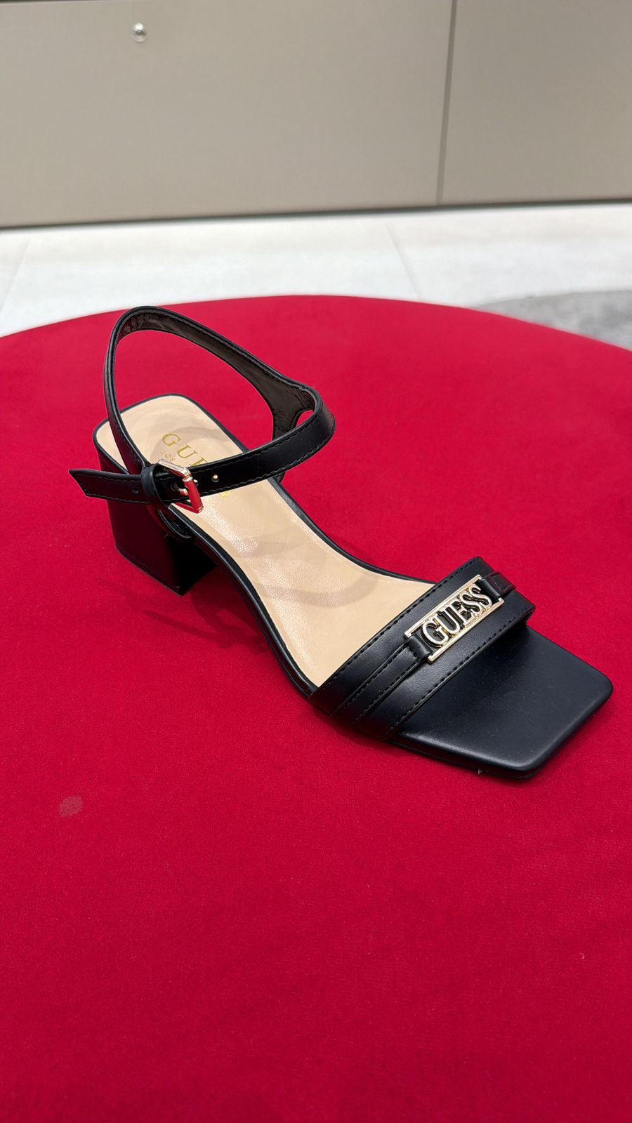 Sandale Guess (FEMRA)(STOCK)