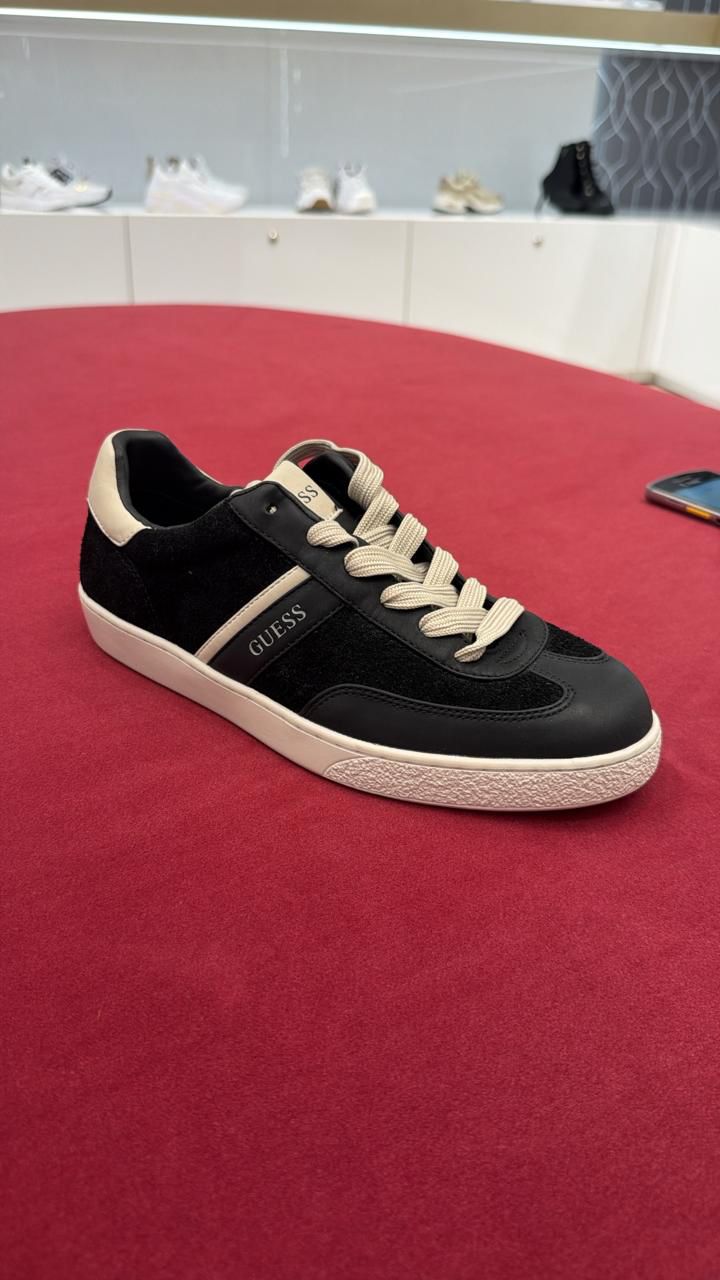 Atlete Guess (MESHKUJ)(STOCK)