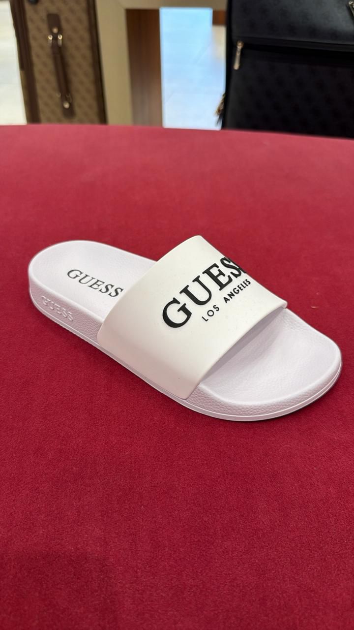 Shapka Guess (FEMRA)(STOCK)